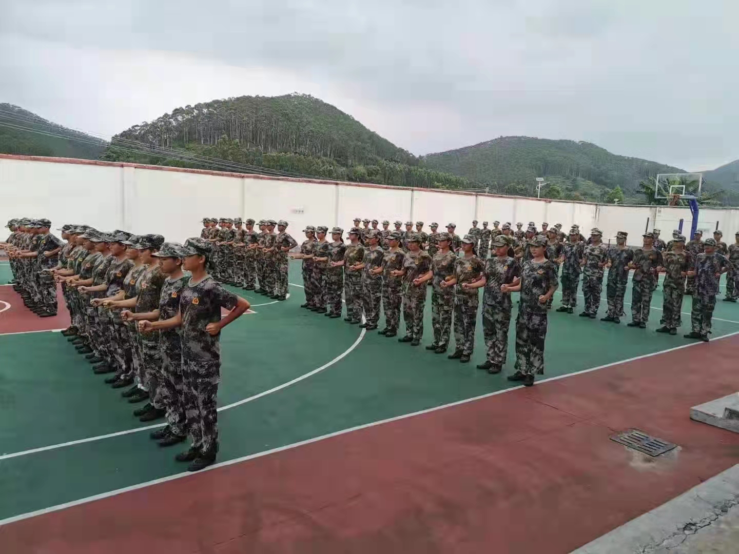 管理模式严格且人性化